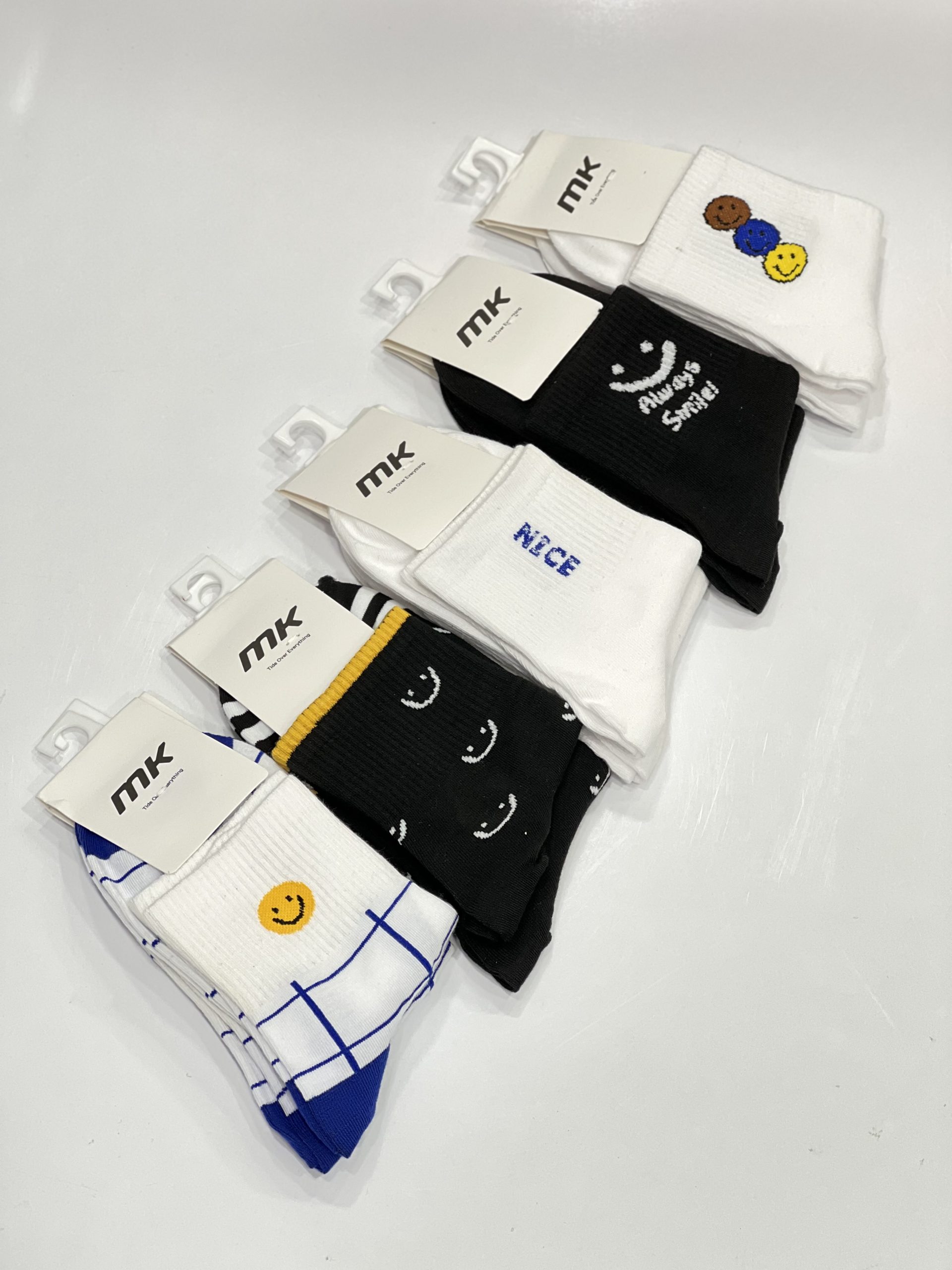 IMG_20260312_172447_241 جوراب نیم ساق اسپرت پسرانه و دخترانه نخ پنبه وارداتی فری سایز ۹ تا ۱۴ سال --- - Image 1
